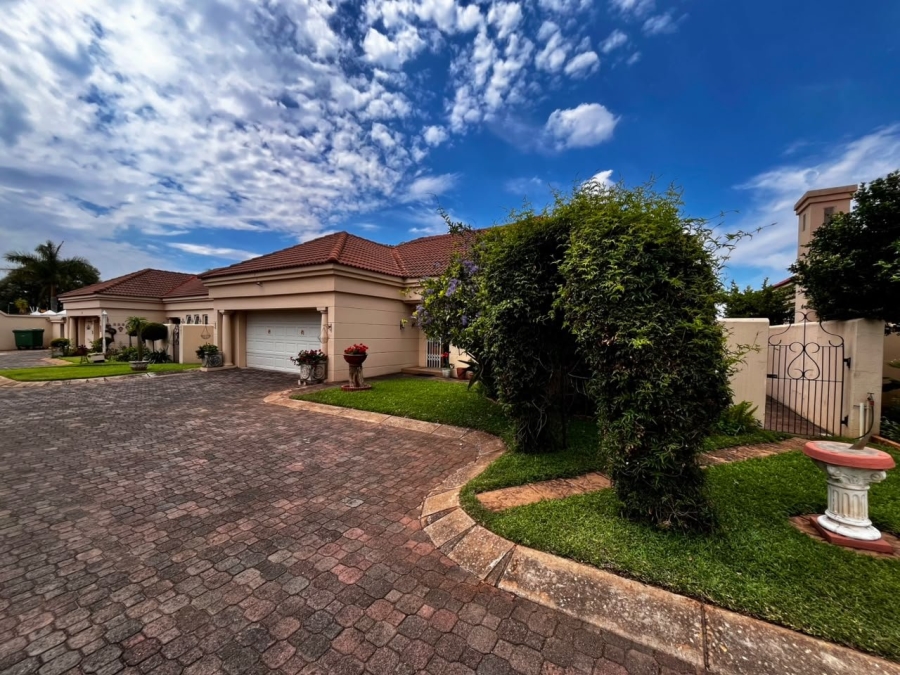 3 Bedroom Property for Sale in Protea Park North West